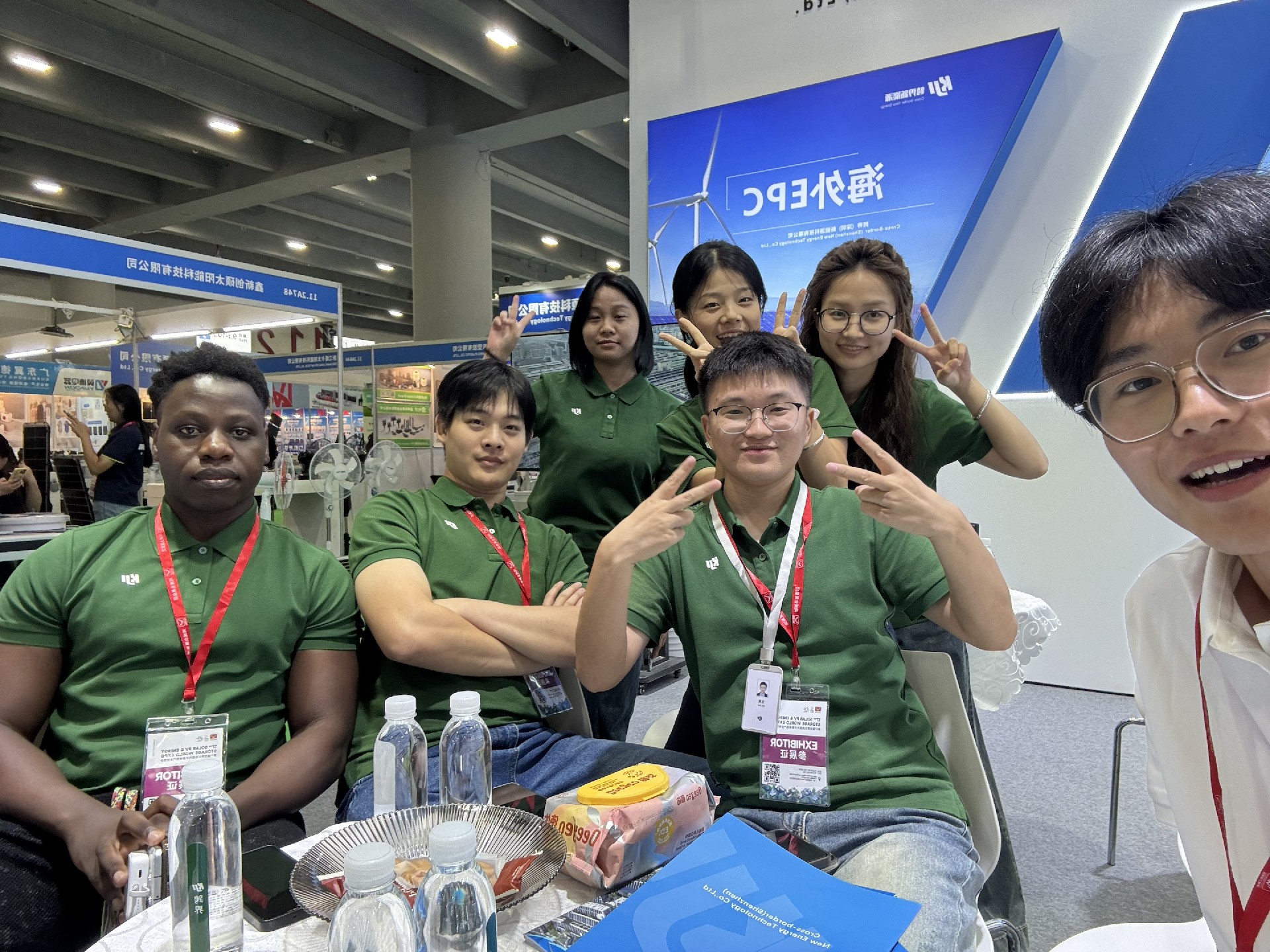 a5e13aa4-b626-40c2-92bf-f6185d6ef1b4.jpg