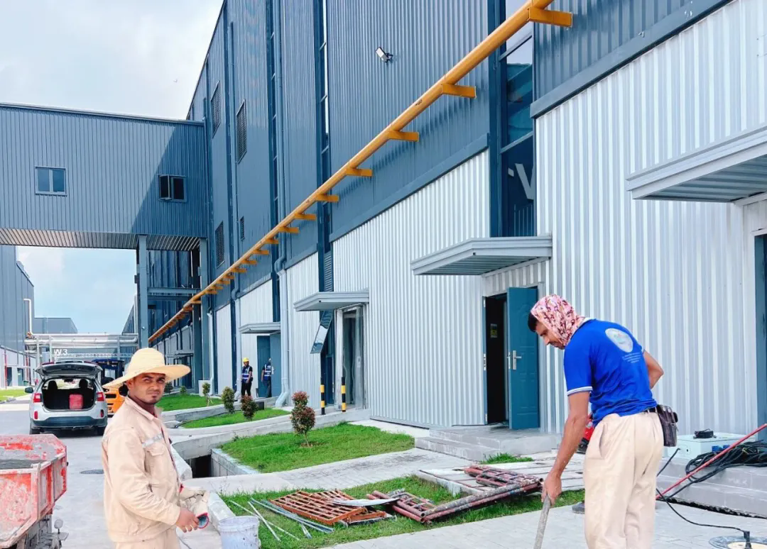 1764926888658421.png 640.webp (2).png